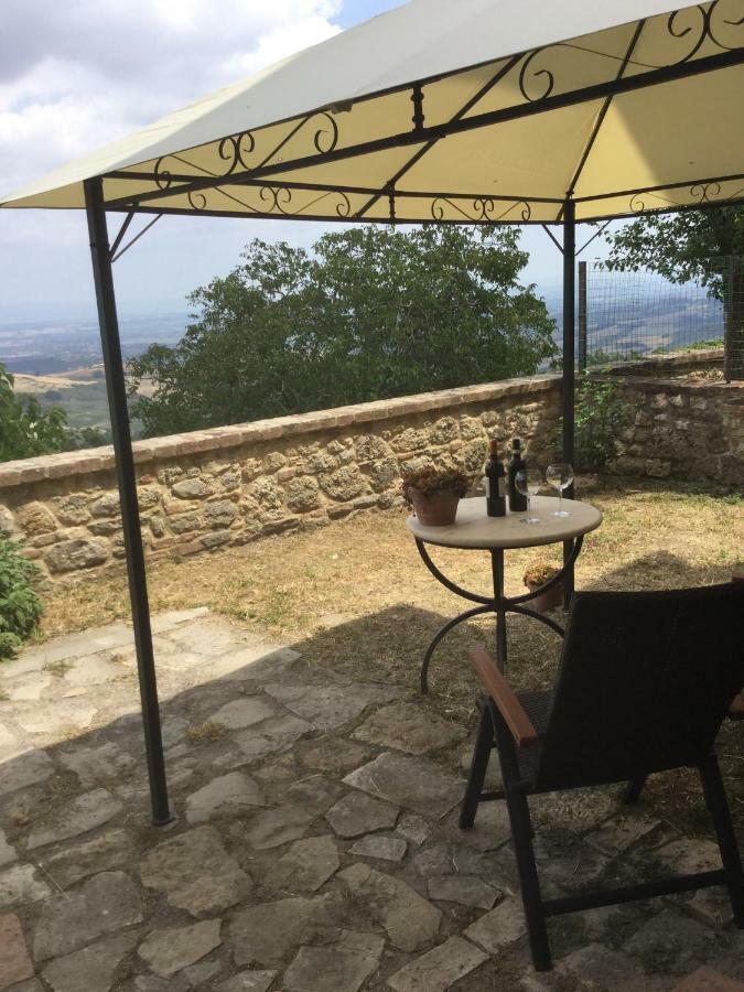 Vila La Fraternita Montefollonico Exteriér fotografie